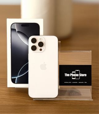 iPhone 16 Pro Max 256GB con 31 CICLOS DI CARICA!!!