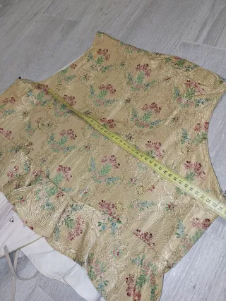 Justillo mujer indumentaria tradicional