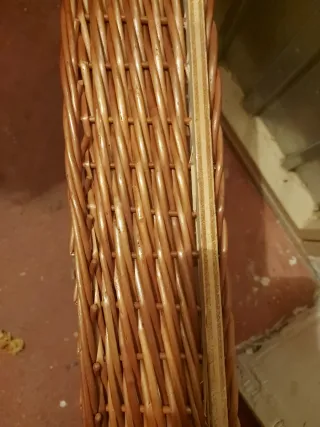 cesta decorativa de mimbre echo artesanalmente