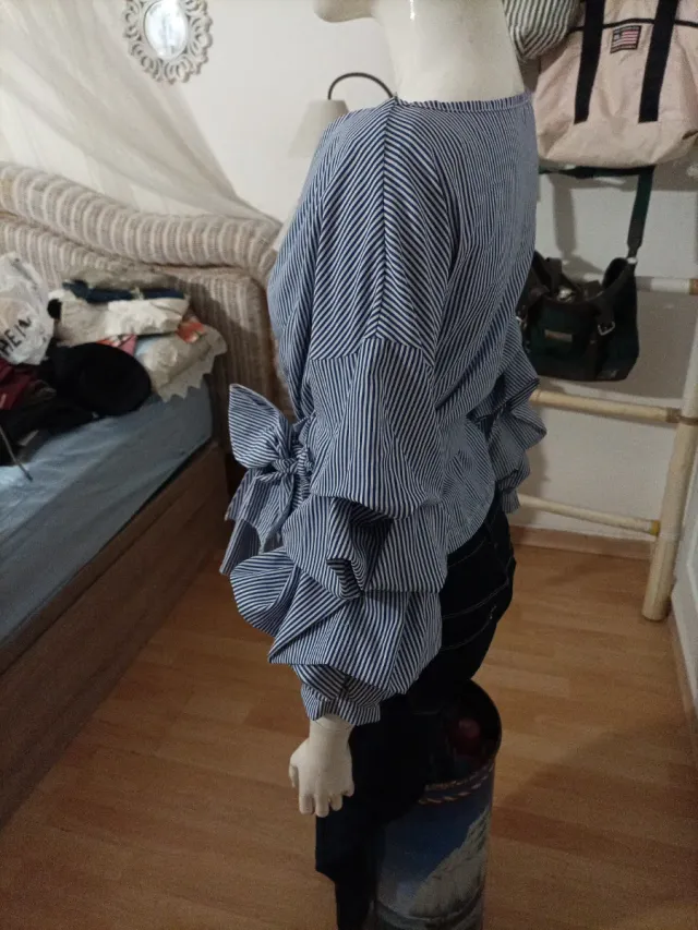 Pantalón pitillo elástico y Blusa Elegante