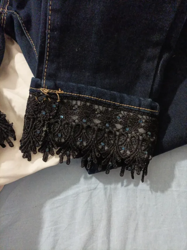 Pantalón pitillo elástico y Blusa Elegante