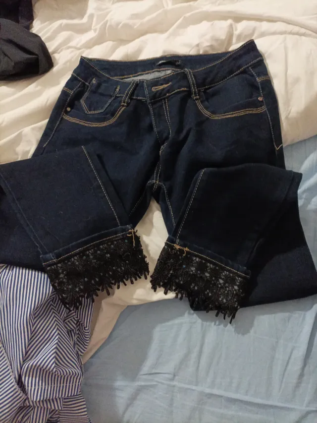 Pantalón pitillo elástico y Blusa Elegante