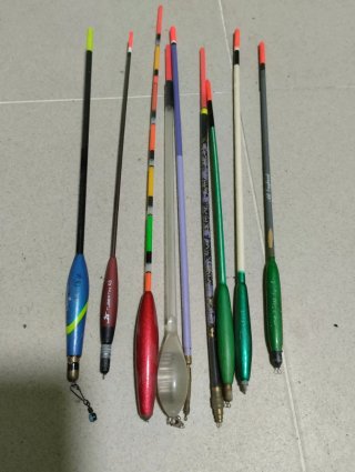 Lote de 35 flotadores de pesca. Segundo lote, 15 e