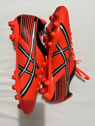 Botas de Fútbol Asics Naranja y Negros
