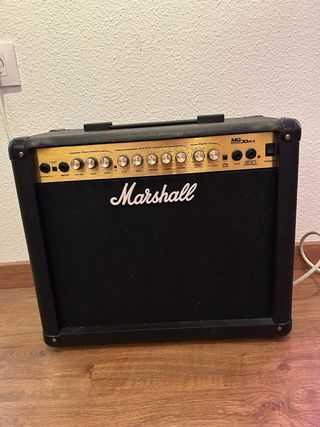 Guitarra electrica ibanez y amplificador marshall