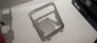 Soporte Metálico Portátil/Tablet