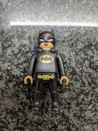 Figuras superhéroes DC Kinder