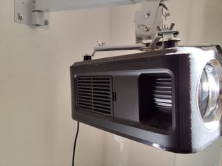 Proyector WiMiUS + Soporte de pared ajustable