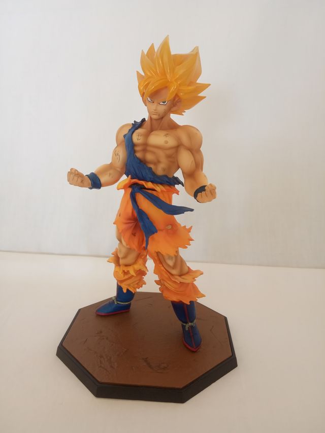 Figura Goku Super Saiyan DBZ