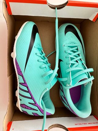 Zapatillas de fútbol Nike  talla 34