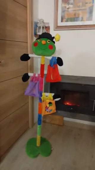 Perchero infantil de tela multicolor