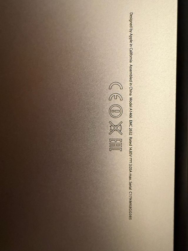 MacBook Air 13" 2017 | 8GB RAM | Plateado | A1466