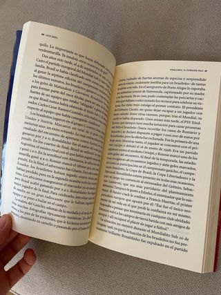 RONALDINHO, EL FUTBOLISTA FELIZ (Libro)