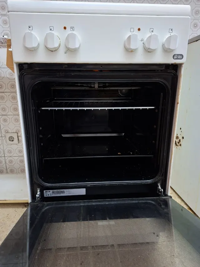 Cocina Zanussi con vitrocerámica y horno