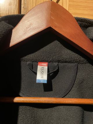 Chaqueta negra técnica/polar