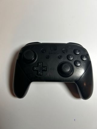 Nueva incluye mando juego y doc