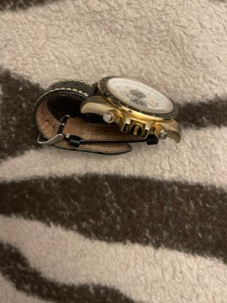 Reloj VEO Negro y Dorado