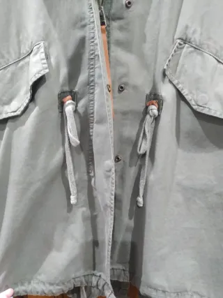 Parka verde caqui Bershka talla M