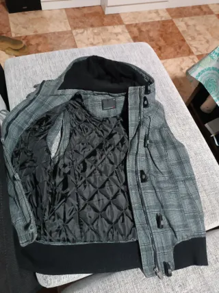 Chaleco a cuadros gris y negro