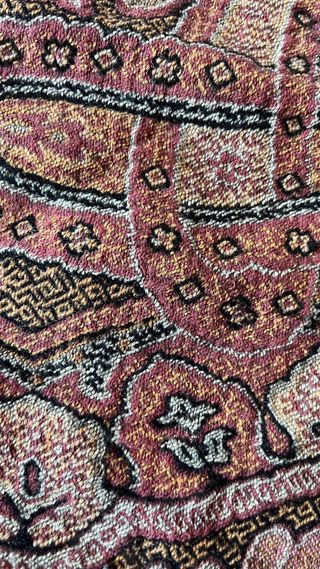 Mantón antiguo victoriano alfombrado