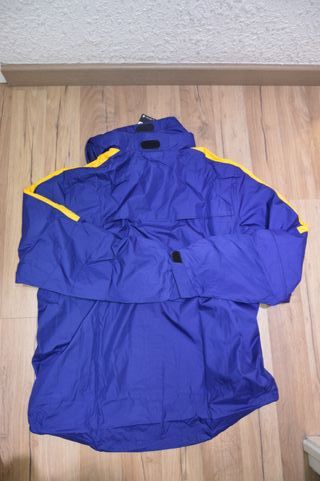 Chaqueta impermeable FC Barcelona. Nueva. Talla XL