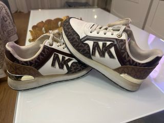 Zapatillas estilo casual NK – Perfecto estado