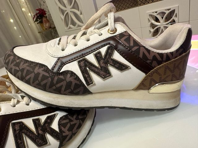 Zapatillas estilo casual NK – Perfecto estado