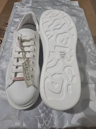 Zapatillas Guess Mujer Blancas y Rosas