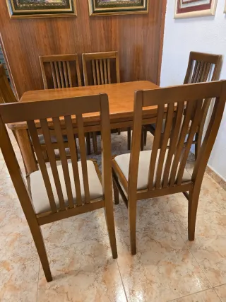 Conjunto mesa extensible y 6 sillas comedor nogal