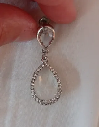 Pendientes largos con pedrería