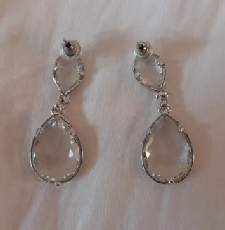 Pendientes largos con pedrería