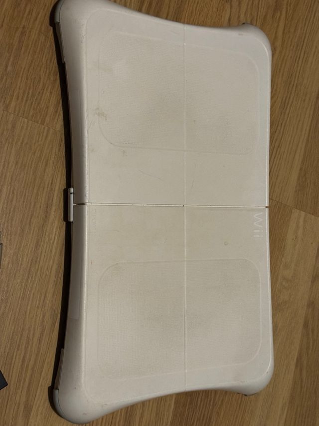 Consola Wii + Juegos y Accesorios