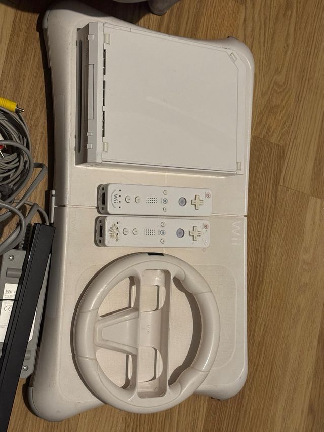 Consola Wii + Juegos y Accesorios