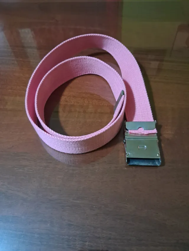 Cintura in tessuto rosa con fibbia argento