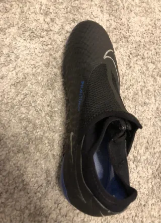 Botas de fútbol Nike Talla 40.