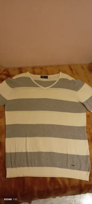 Jersey Pull and Bear rayas blanco y gris