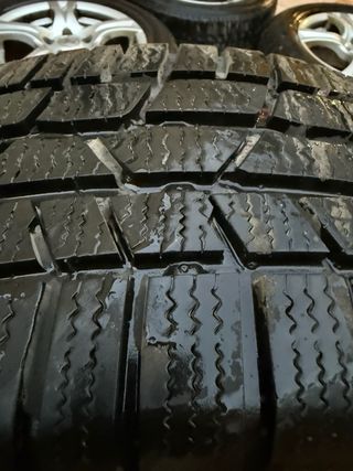 llantas con neumáticos invierno 205/60 R16
