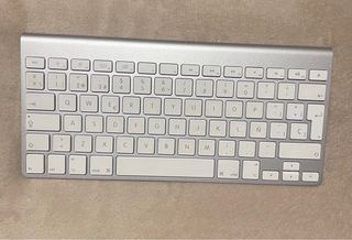 Apple Magic Keyboard Plata