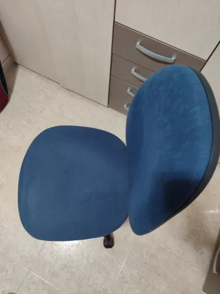 Silla de escritorio con ruedas