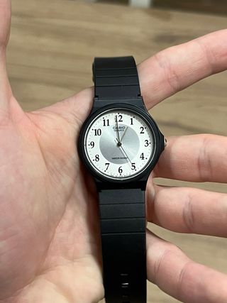 Reloj Casio Analógico Negro y Plateado