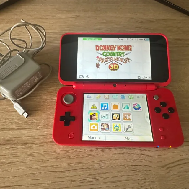 Nintendo 2DS XL edición Pokeball