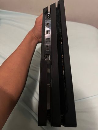 Consola PS4 Pro 1TB Negra NEGOCIABLE