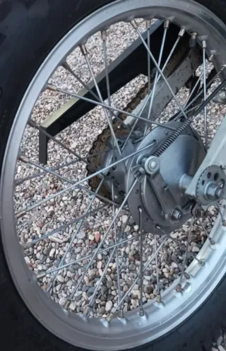 Ruedas Suzuki DRBig 50 precio 120€ algo negociable