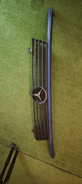 Parrilla frontal vito w638