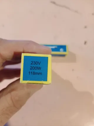 2 Lâmpadas Halogéneo 118mm 230V 200W.