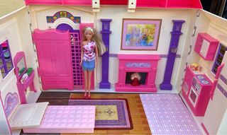 Lote Casa Maletín y coche Barbie