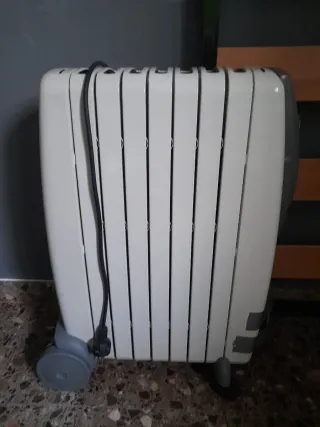 Masajeador eléctrico Ufesa con accesorios