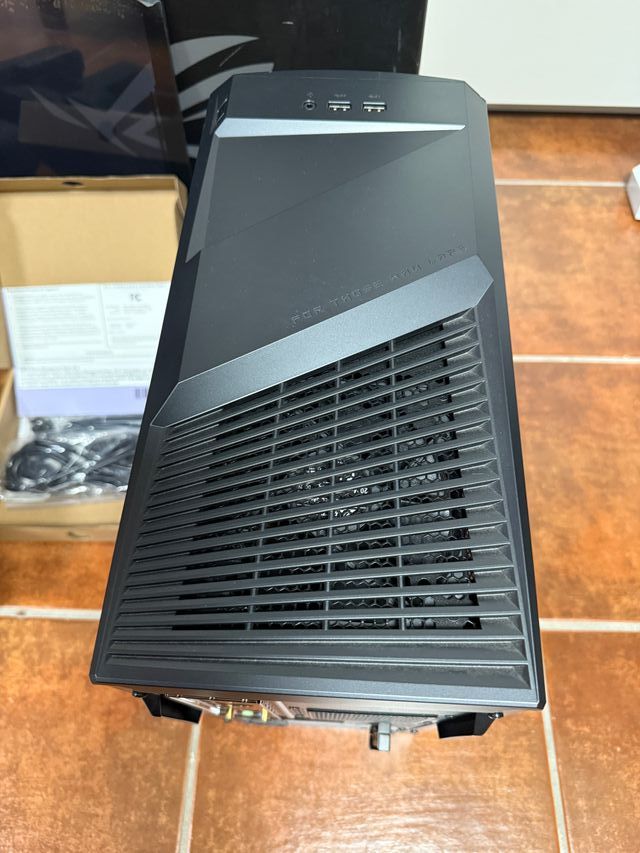 PC ASUS i7-14700, 32GB , 1TB , RTX 4060 Ti NUEVO!