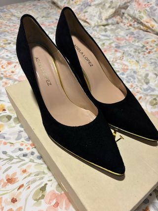 Zapatos Adela Lopez Piel Negro y Dorado