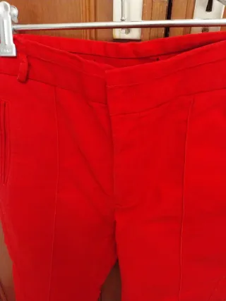 Pantalón rojo talla 40